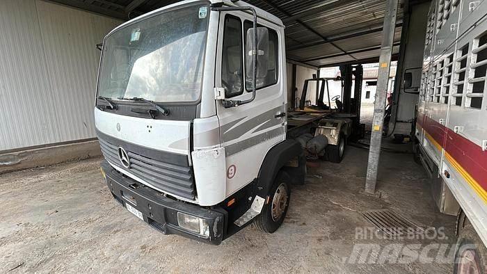 Mercedes-Benz 711 Other Trucks