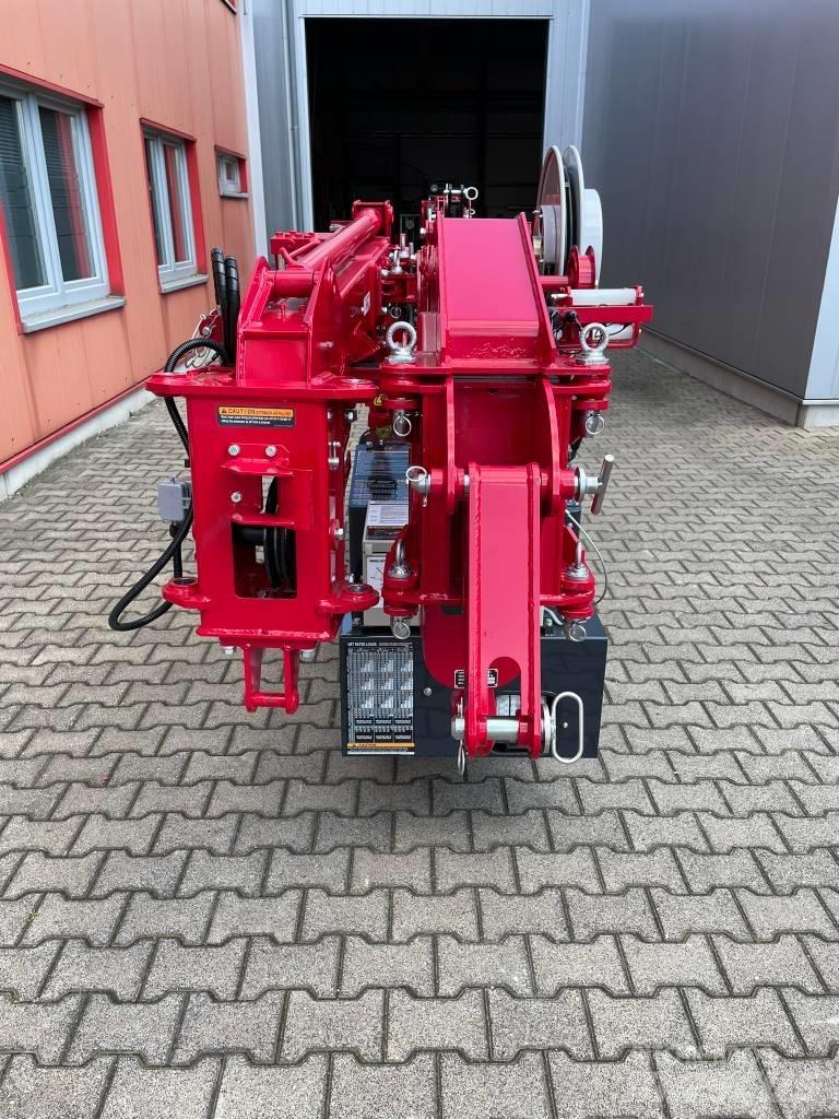 Unic URW-295-2 Crawler Cranes