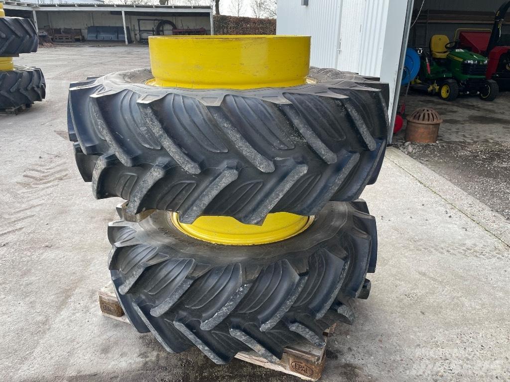 Taurus 16.9-28 Tires, wheels and rims