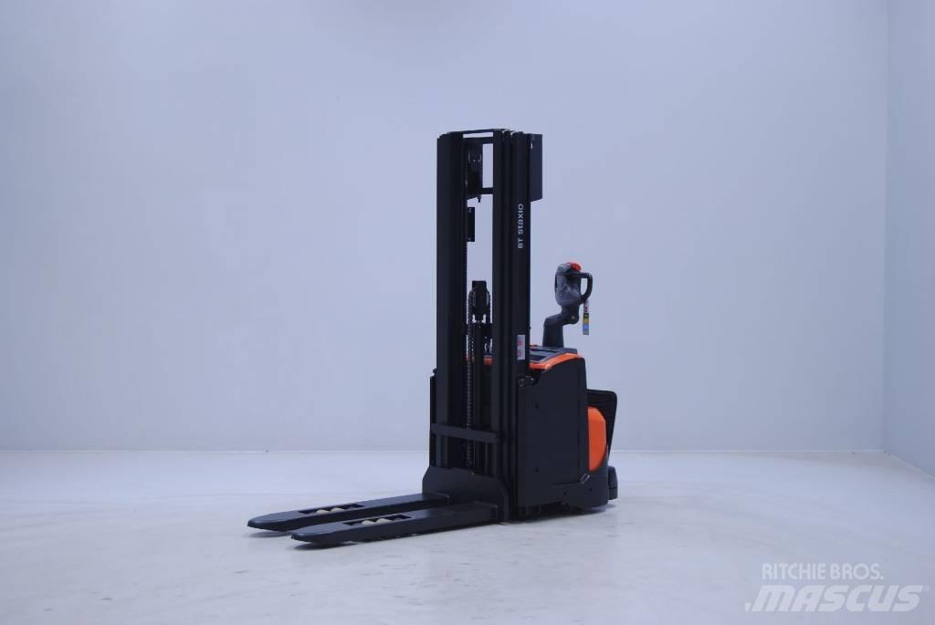 Toyota SWE120L Pedestrian stacker
