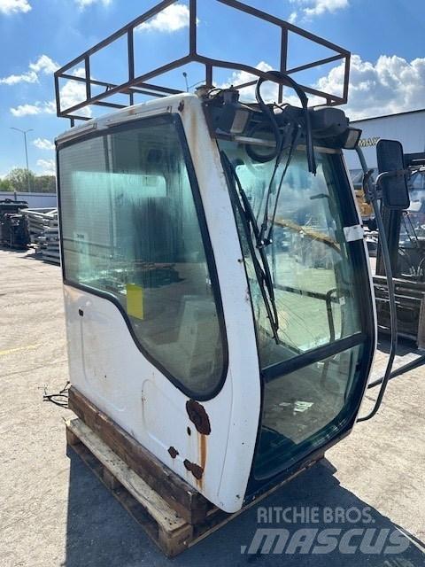 Liebherr R 914 C CAB Forestry Cabin