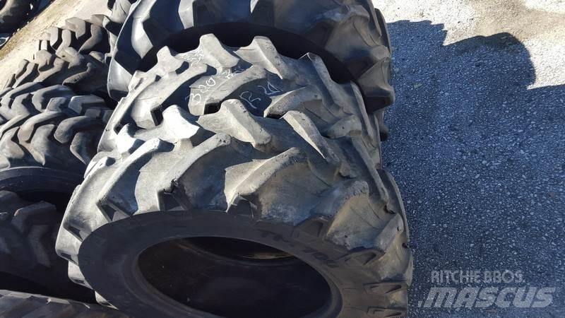  Pneus 300/70R20 Tires, wheels and rims