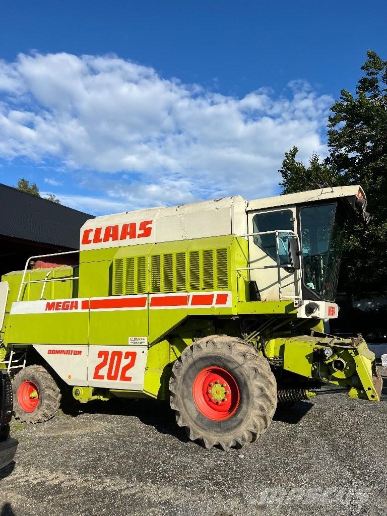 CLAAS Mega 202 Combine Harvesters