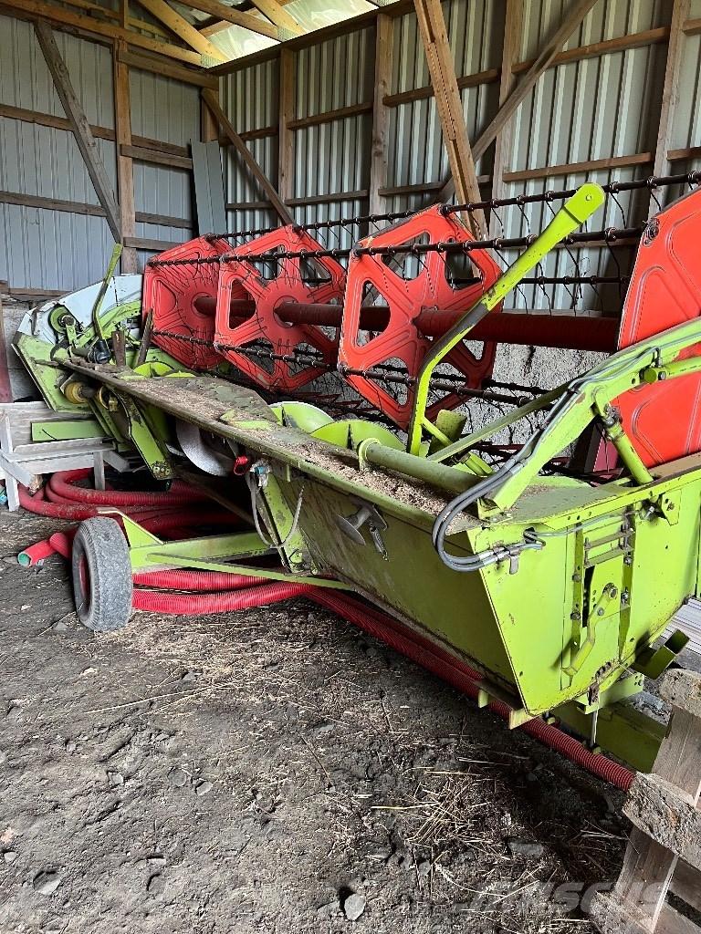 CLAAS Mega 202 Combine Harvesters