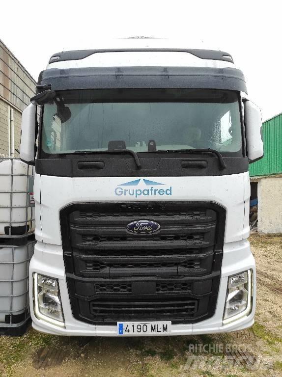 Ford F-Max 500 Conventional Trucks / Tractor Trucks