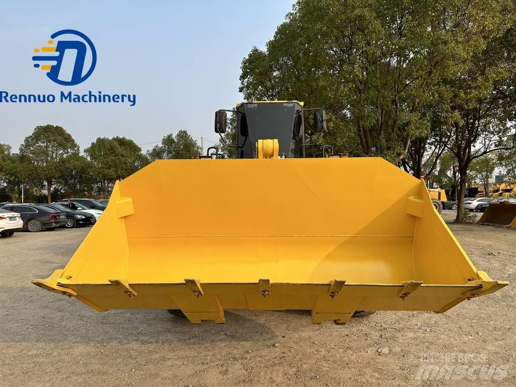 Komatsu WA380 Wheel Loaders