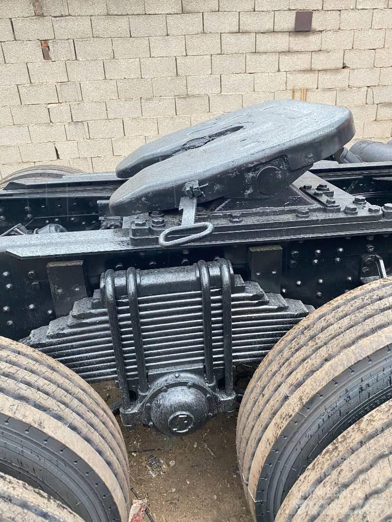 Shacman F3000 6X4 Conventional Trucks / Tractor Trucks