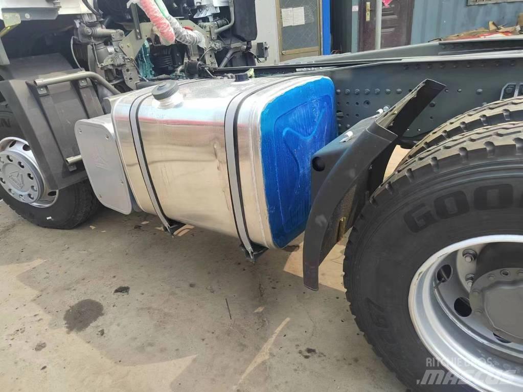 Howo Tractor  420 Conventional Trucks / Tractor Trucks