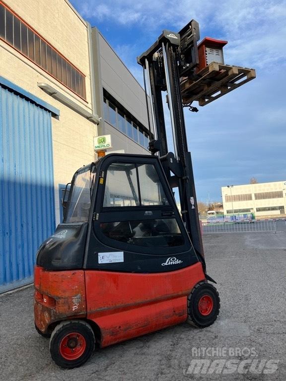 Linde E 25 Electric Forklifts