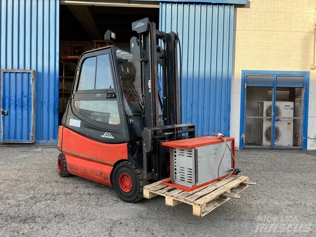 Linde E 25 Electric Forklifts