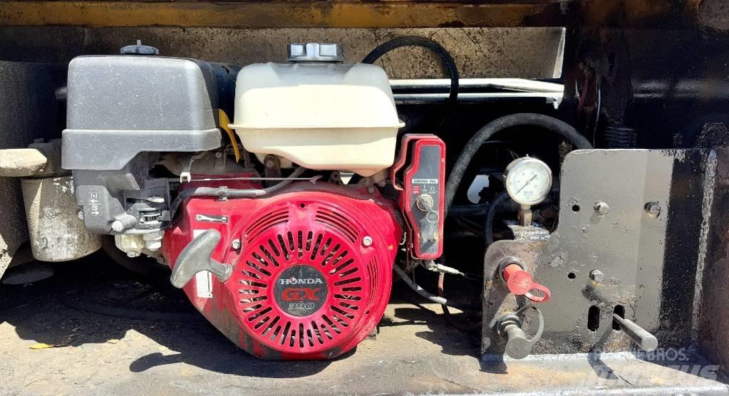 Trail King TK140 Lowboy trailer