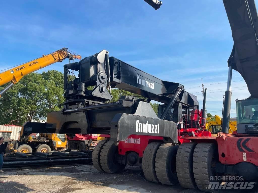 Fantuzzi CS 45 KM Reach Stackers