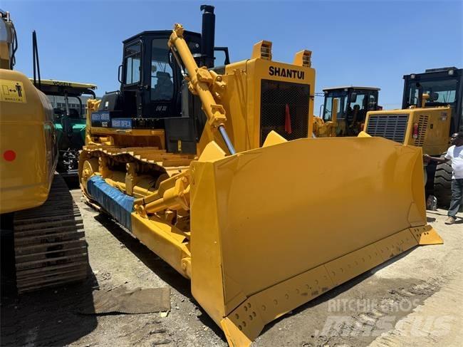 Shantui SD 32 Crawler dozers