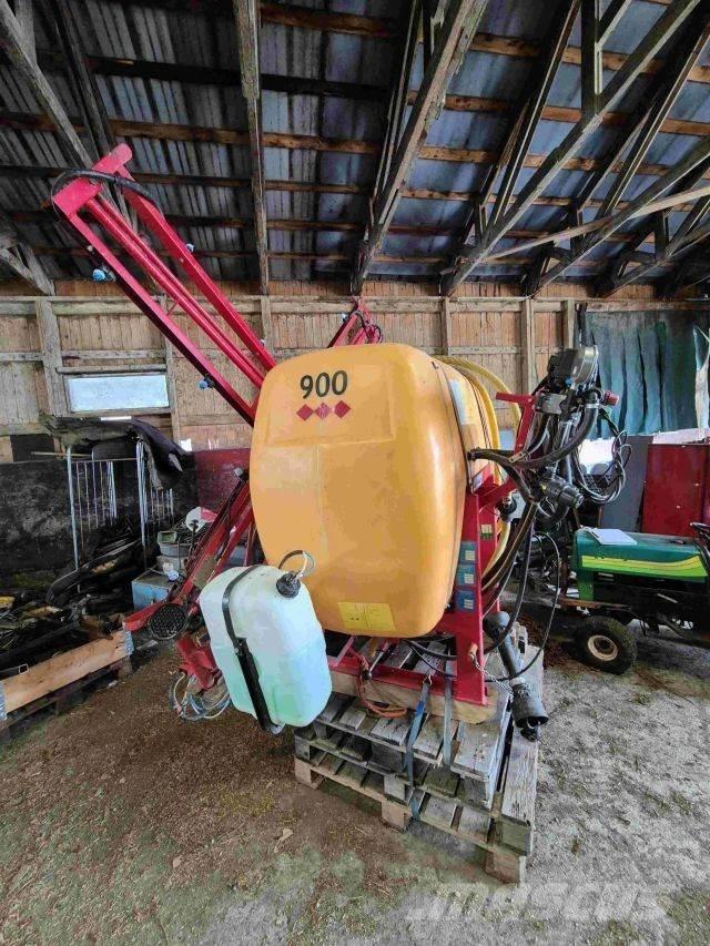 Junkkari 900L Trailed sprayers