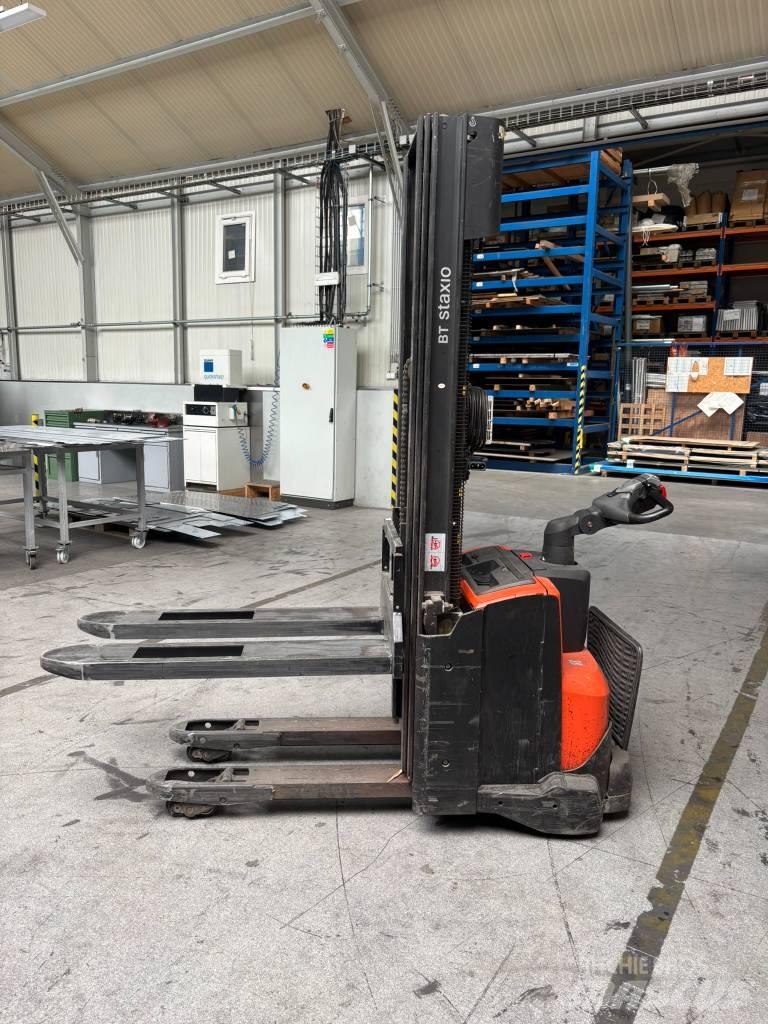Toyota SWE140L Self Propelled Stackers