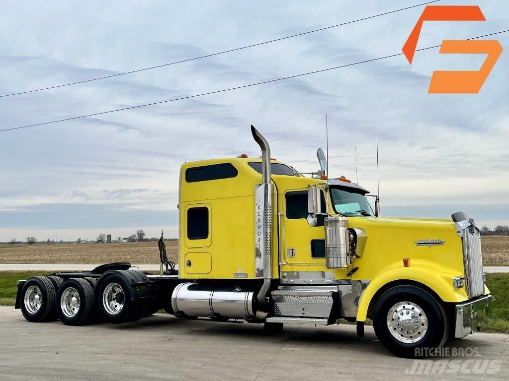 Kenworth W 900 Conventional Trucks / Tractor Trucks