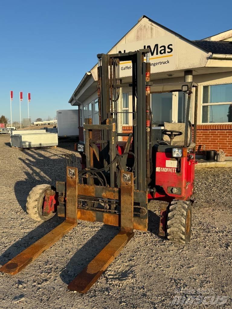 Moffett M4 25.3 Diesel Forklifts
