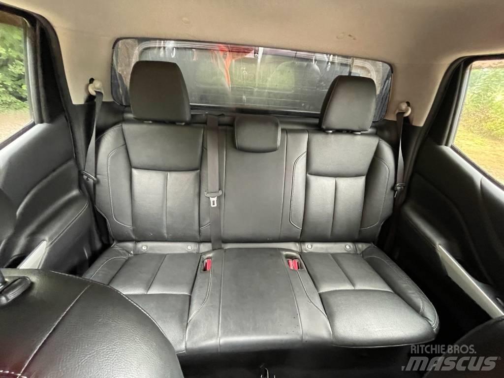 Nissan Navara Pickup Trucks