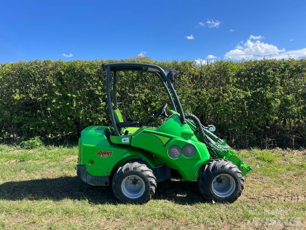 Avant 630 Mini Loader