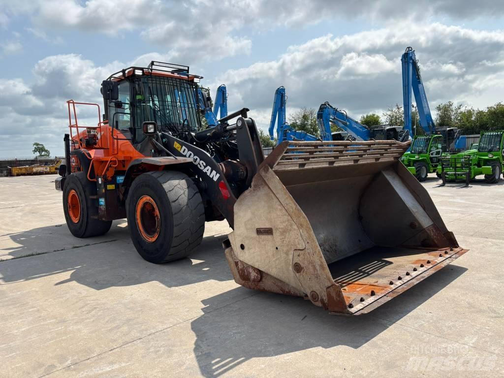 Doosan DL 300-5 Wheel Loaders