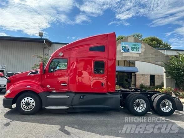 Kenworth T680 Conventional Trucks / Tractor Trucks