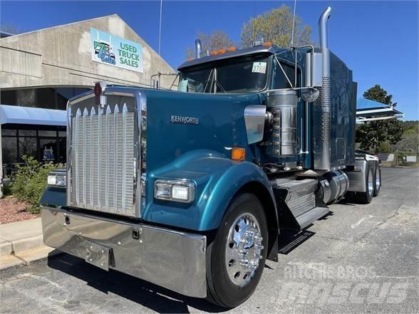 Kenworth W900L Conventional Trucks / Tractor Trucks