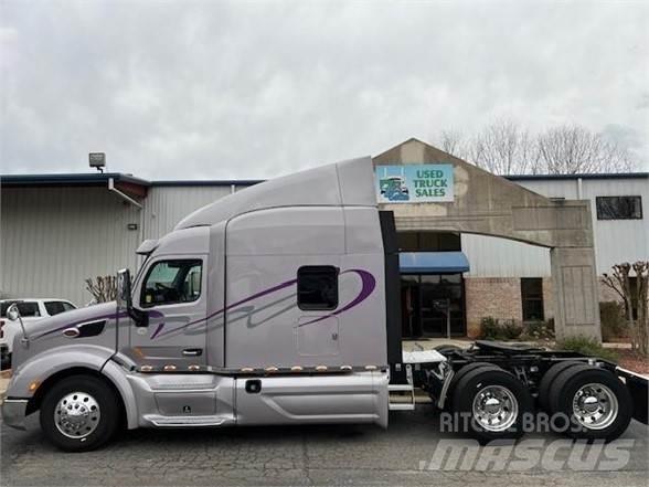 Peterbilt 579 Conventional Trucks / Tractor Trucks