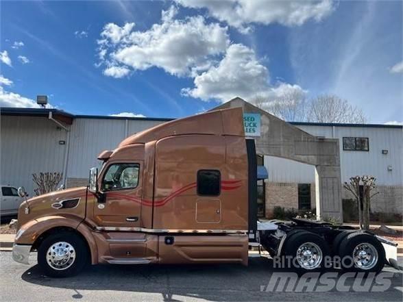 Peterbilt 579 Conventional Trucks / Tractor Trucks