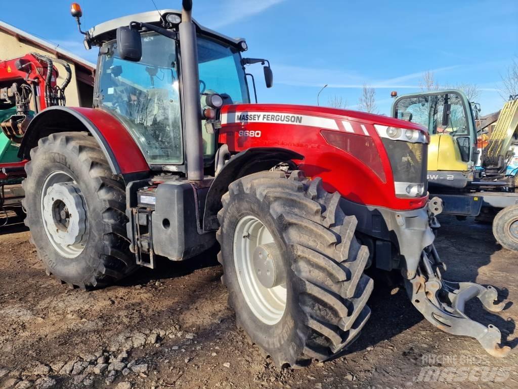 Massey Ferguson 8680 Tractors