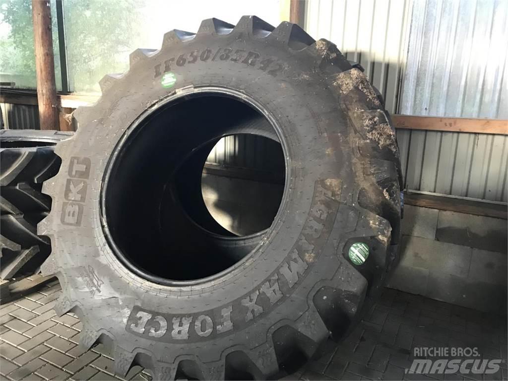 BKT 650/85R42 IF Tires, wheels and rims