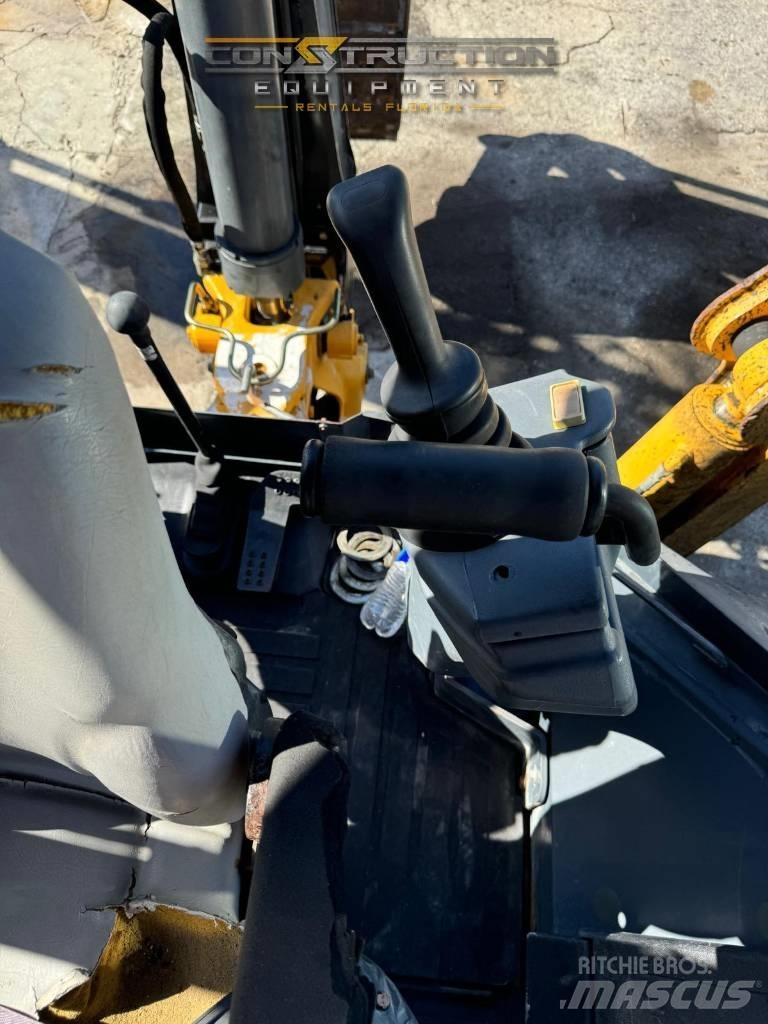 DEERE 310SK Backhoe Loaders