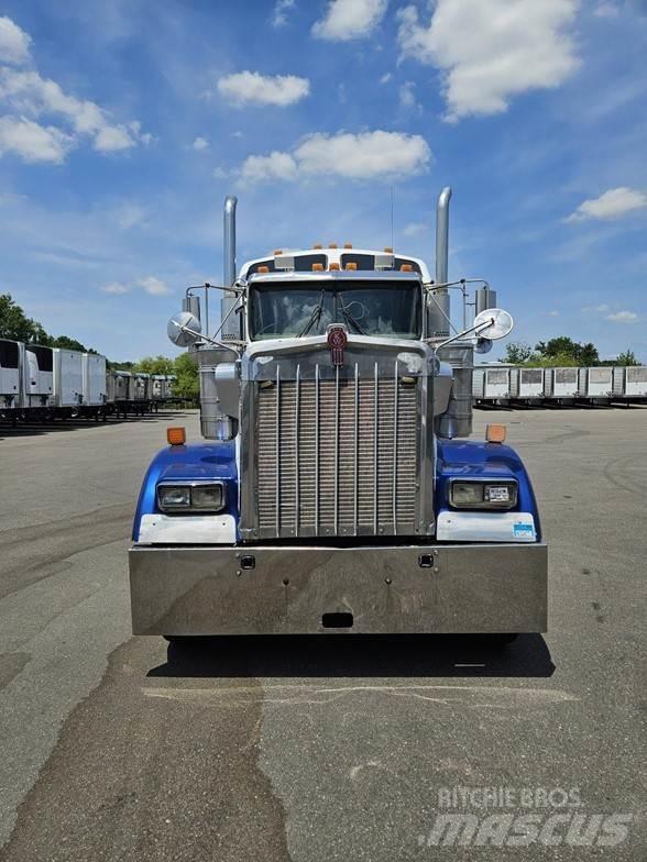 Kenworth W900 Tractor Units
