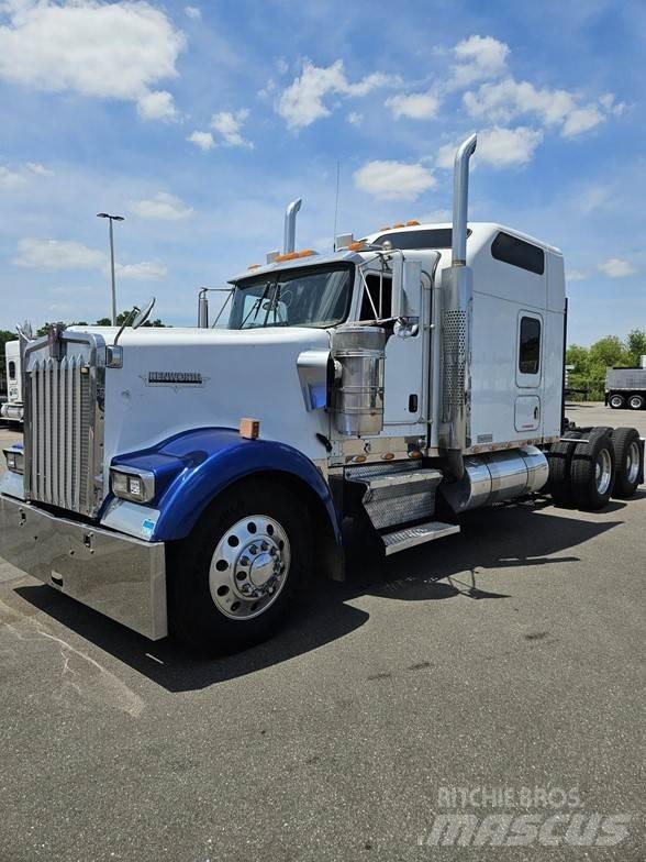 Kenworth W900 Tractor Units