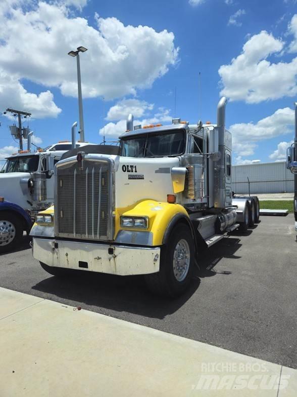 Kenworth W900 Conventional Trucks / Tractor Trucks