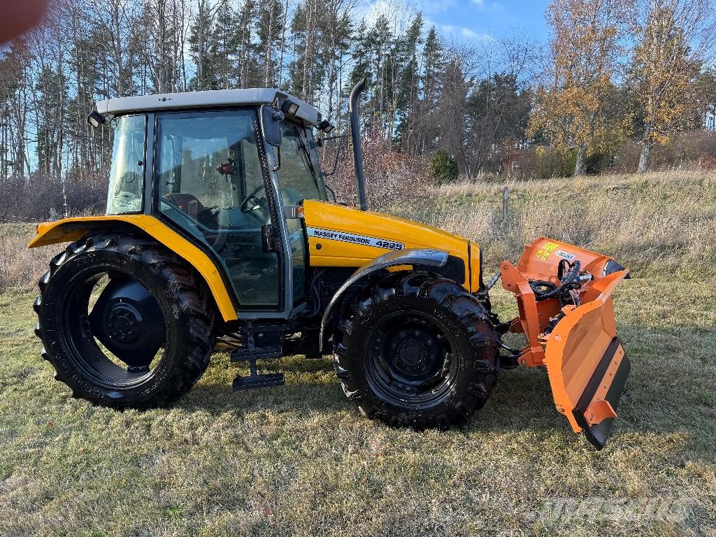 Massey Ferguson 4225 Tractors