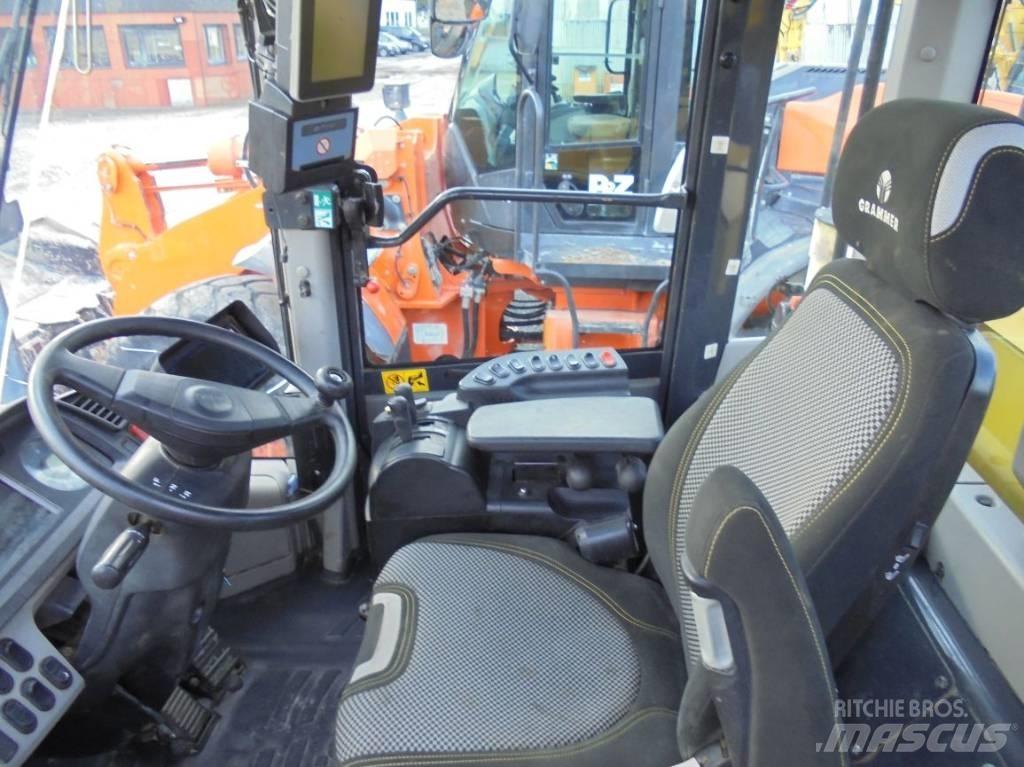 Komatsu WA 470-8 Wheel Loaders