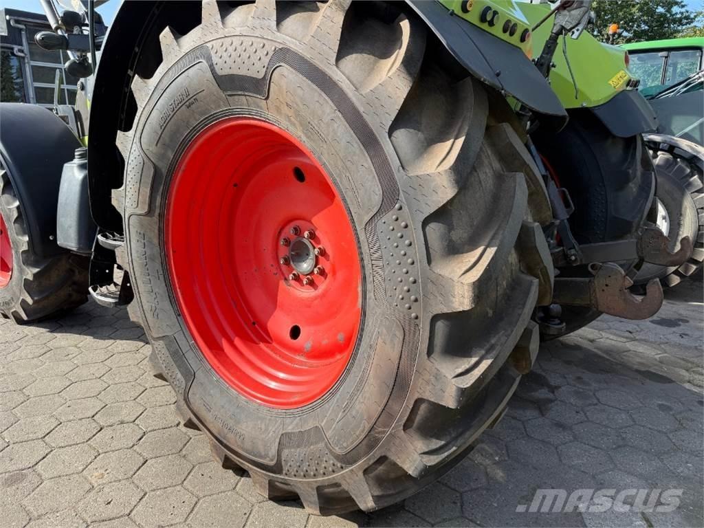 CLAAS Arion 620 Farm Equipment - Others