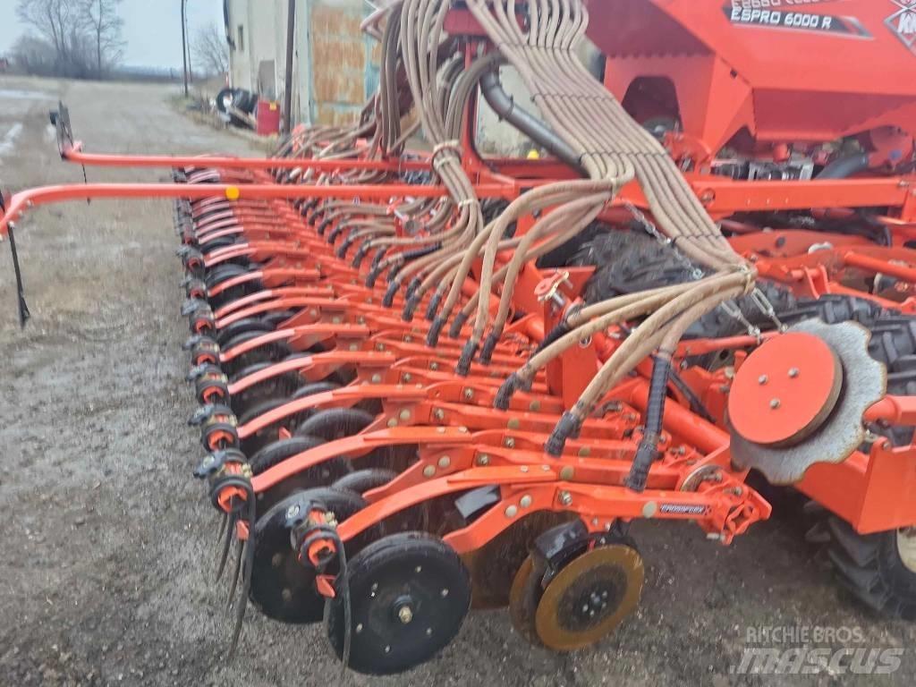 Kuhn Espro 6000 R Farm Drills