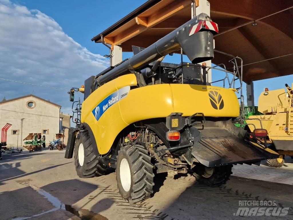 New Holland CR 9060 Combine Harvesters