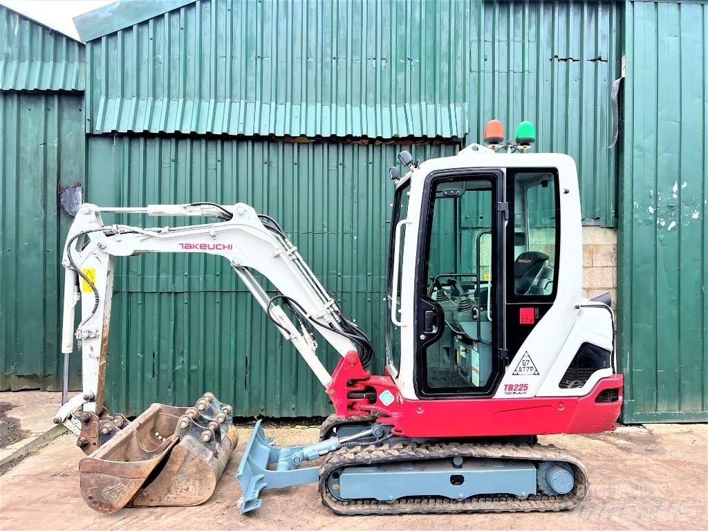 Takeuchi TB225 Mini Excavators <7t (Mini Diggers)
