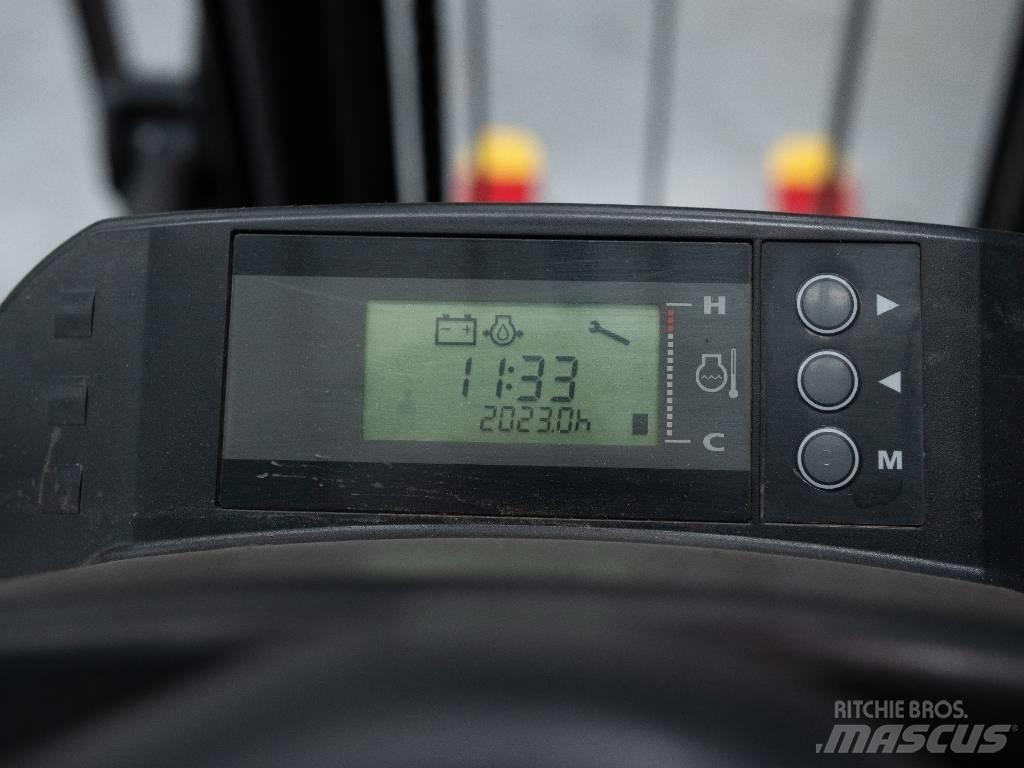Hyster H2.5XT LPG trucks