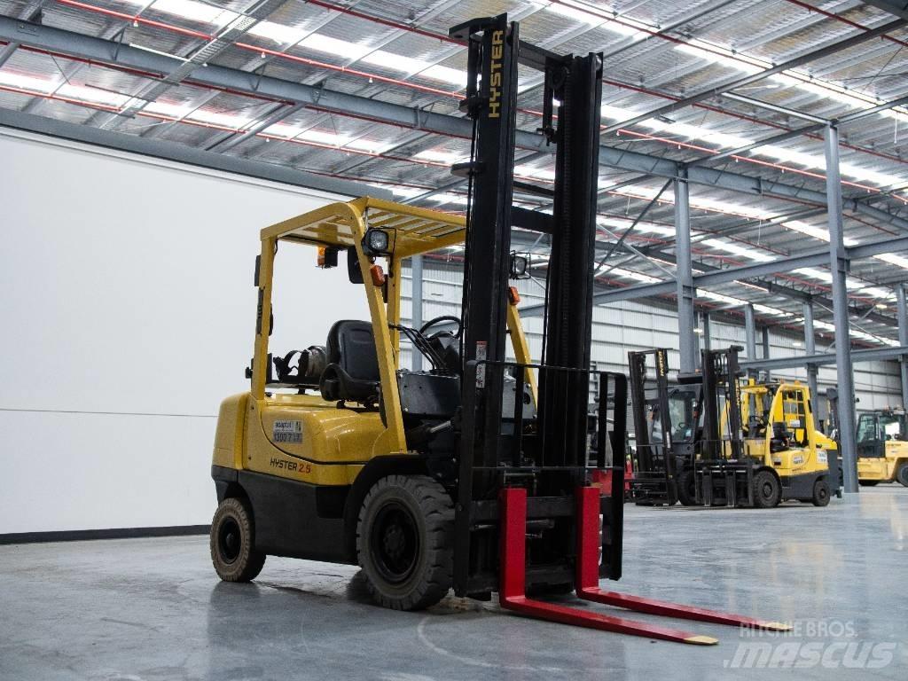 Hyster H2.5XT LPG trucks