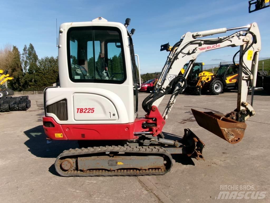Takeuchi TB 225 Mini Excavators <7t (Mini Diggers)