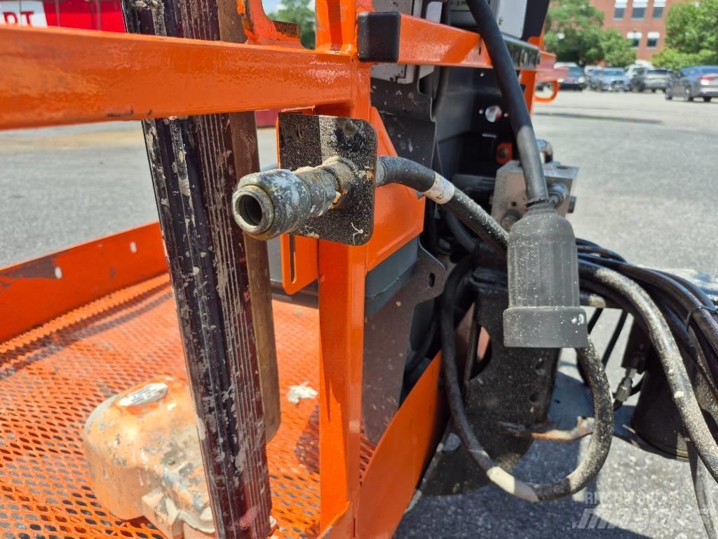 JLG 600 S Telescopic boom lifts