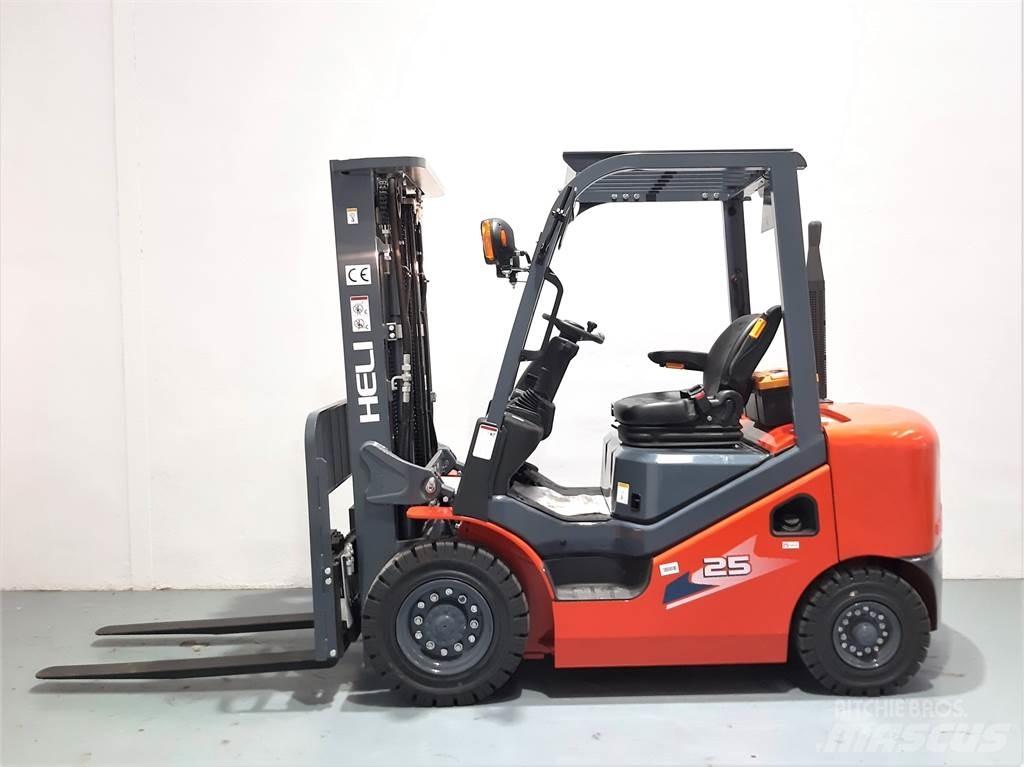 Heli CPCD25 XC26H Diesel Forklifts