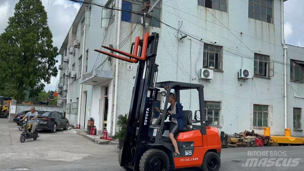 Toyota FD 30 Diesel Forklifts
