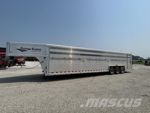  CUSTOM CLASSIC Livestock Trailers