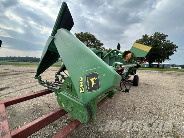 John Deere 893 Harvester Headers