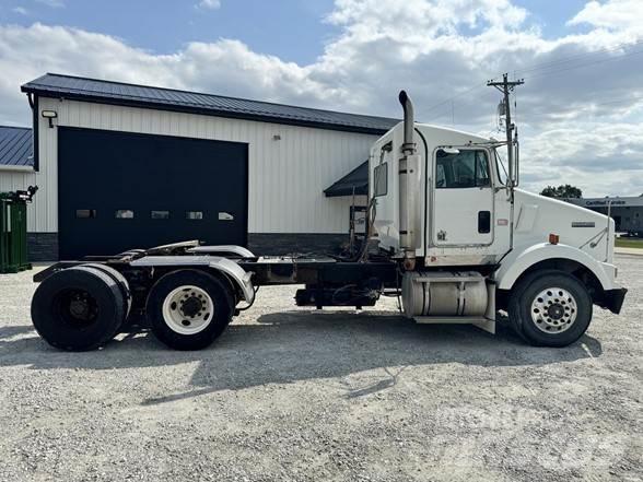 Kenworth T800 Conventional Trucks / Tractor Trucks