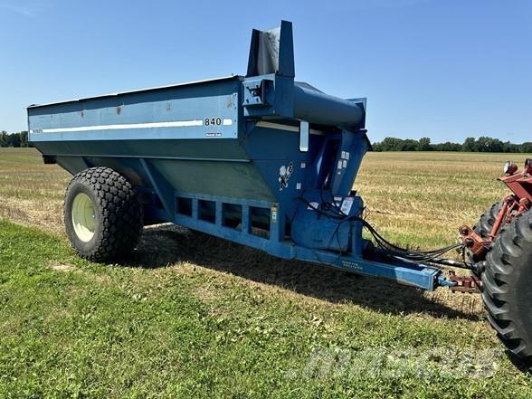 Kinze 840 Grain / Silage Trailers